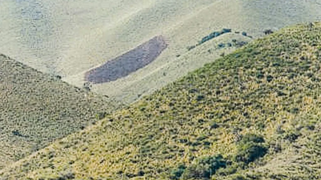 Fotografía de la huella oscura en una ladera del Pajarillo